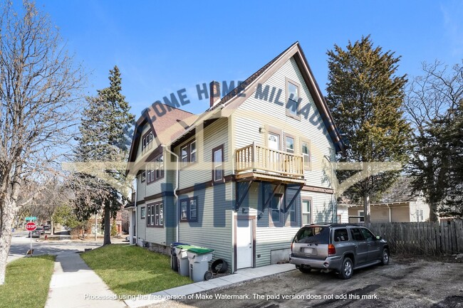 Building Photo - Move in Today! Cozy 2 bedroom unit in Milw...