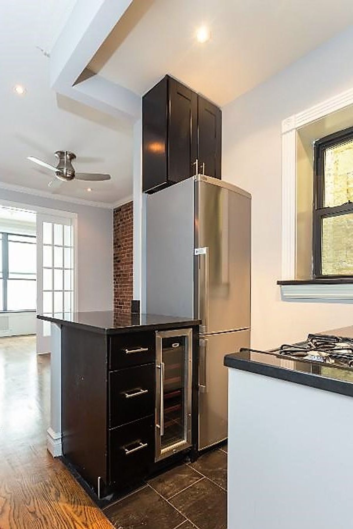 Building Photo - East 25th Street