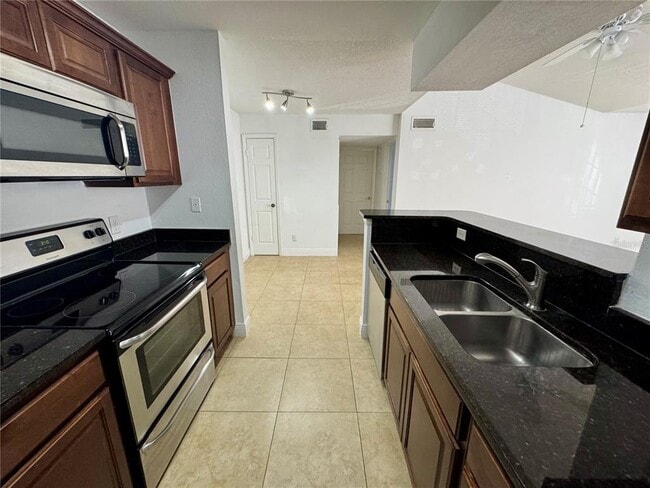 Building Photo - 5533 Chrishire Way