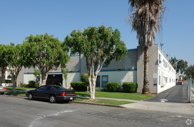 Primary Photo - Van Buren Apartments