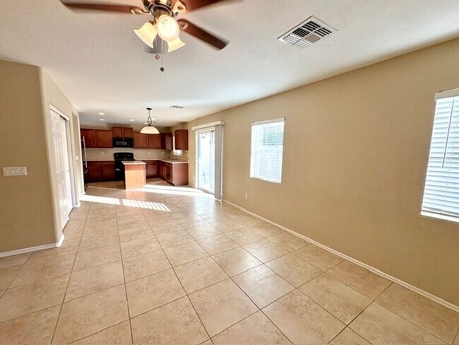 Building Photo - LARGE 4 Bedroom 3 Bathroom Copper Basin Home!