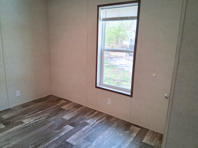 Building Photo - 2121 Panhandle Rd