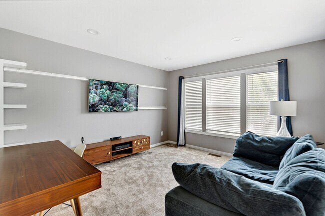 Building Photo - Beautiful Home in Tallyn's Ranch! Special ...