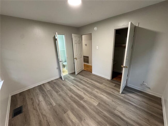 Building Photo - 2613 Old Military Rd