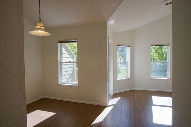 Building Photo - $250 OFF!! Lair Hill-Spacious & Updated 2-...