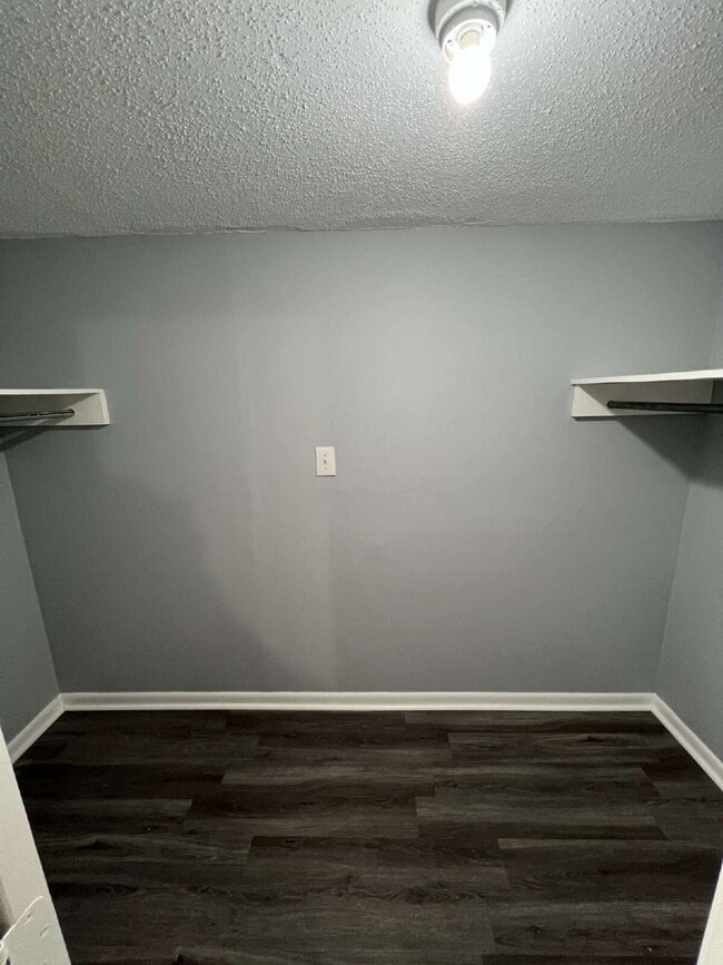 Building Photo - 3307 Kingsbury St