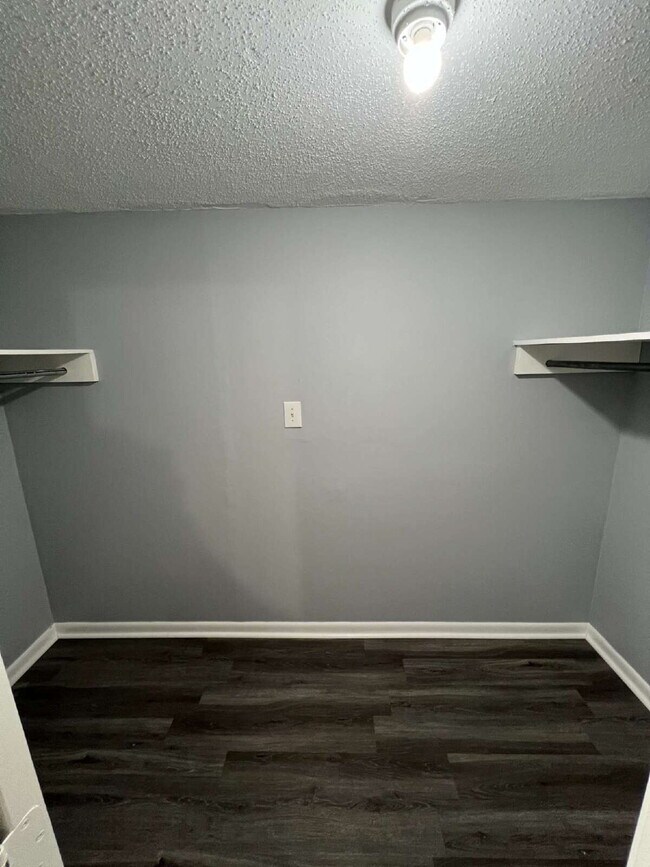 Building Photo - "Charming 3-Bed, 2-Bath Home with Spacious 1,476 Sq Ft Layout in Jonesboro's Heart!"