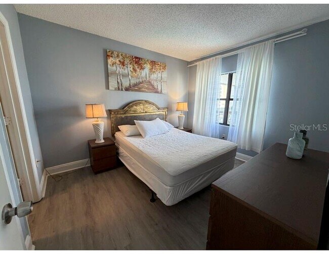 Building Photo - 6165 Carrier Dr