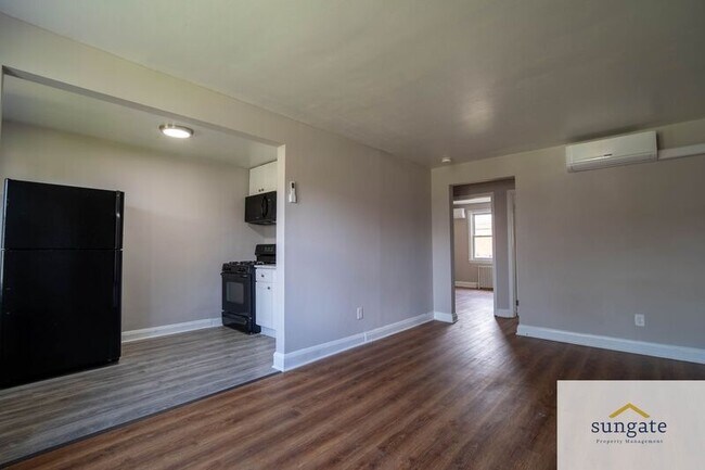 Building Photo - 1410 Dartmouth Ave