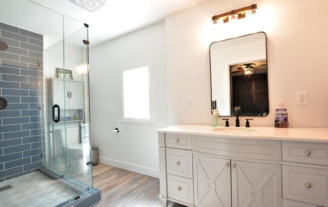 Building Photo - Beautifully Renovated 3bd/2ba home in Portales; Available 8/1/26