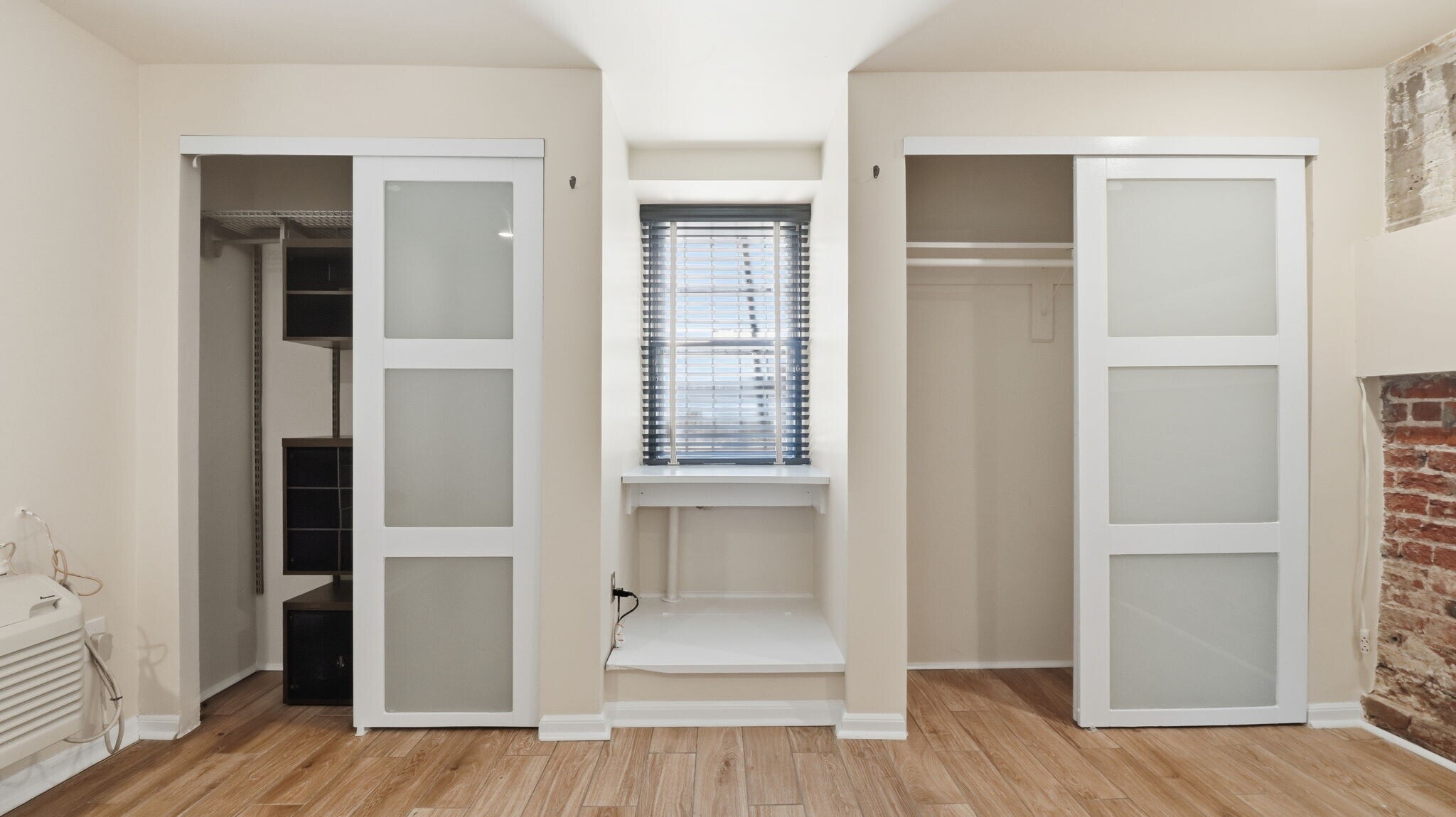 Corner Bedroom with light from two sides - 1450 Harvard St NW