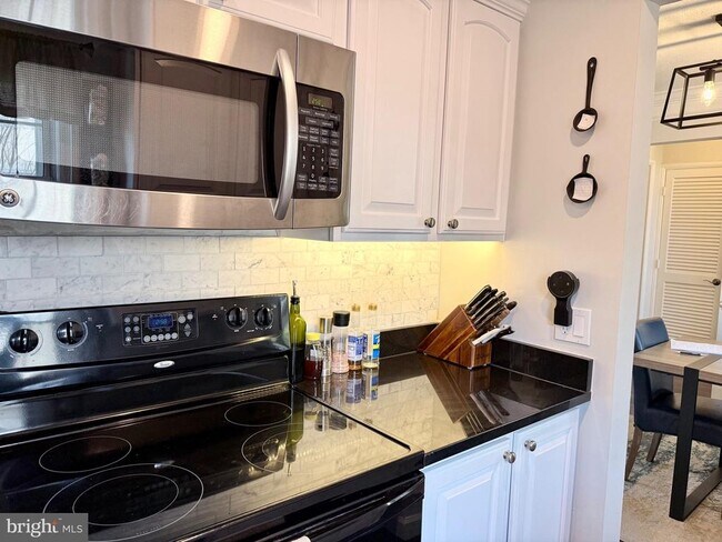 Building Photo - 4628 36th St S