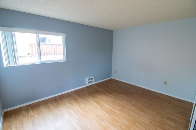 Building Photo - 2Bd/2Ba Seattle Condo