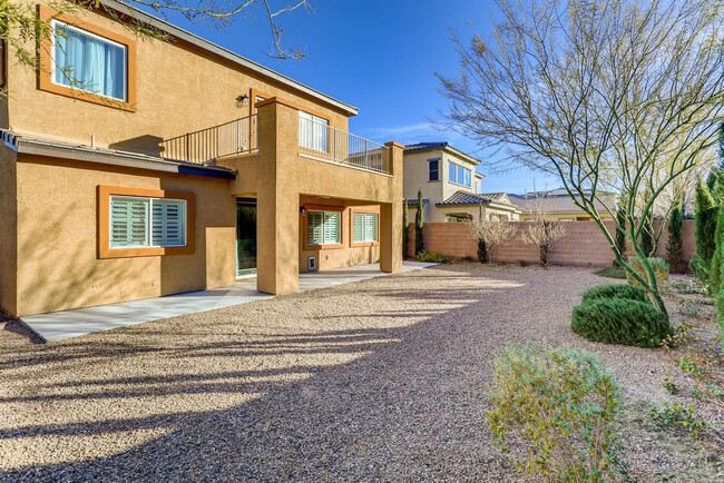 Building Photo - Stunning 4 Bedroom /4bath in Summerlin