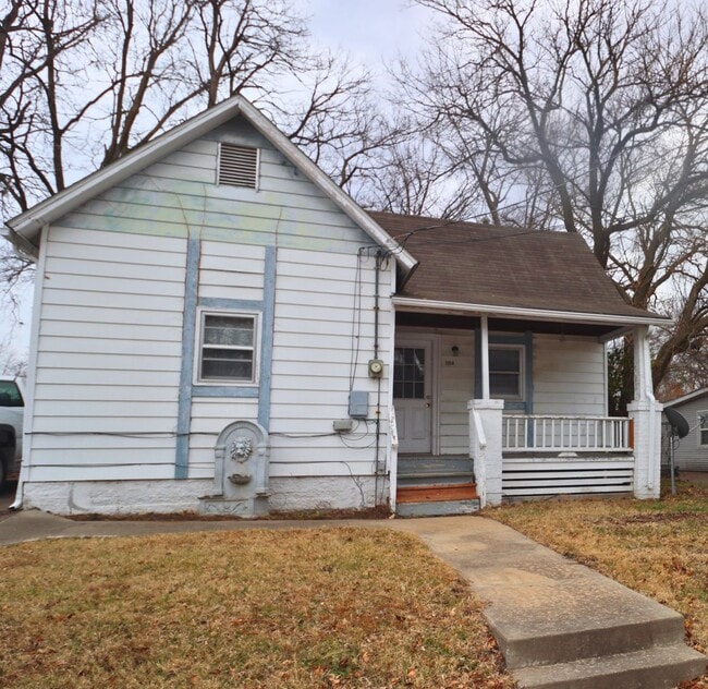 Building Photo - Charming Downtown-Adjacent Rental Home