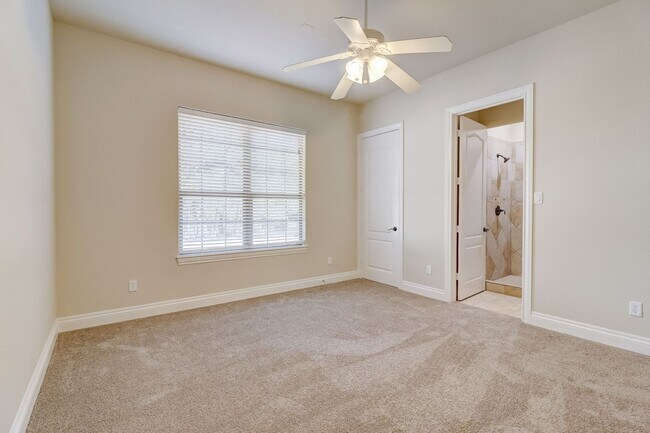 Building Photo - July Move-In Special - Spring Branch Oasis...