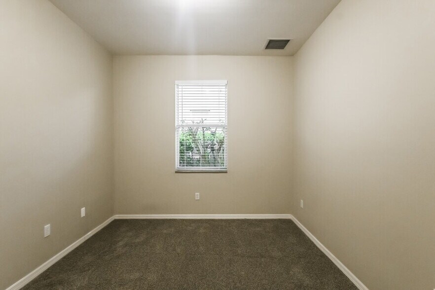 Building Photo - 9513 Blue Stone Cir