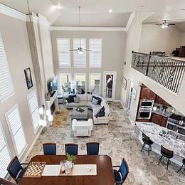 Building Photo - 15524 Sweetpine Ln