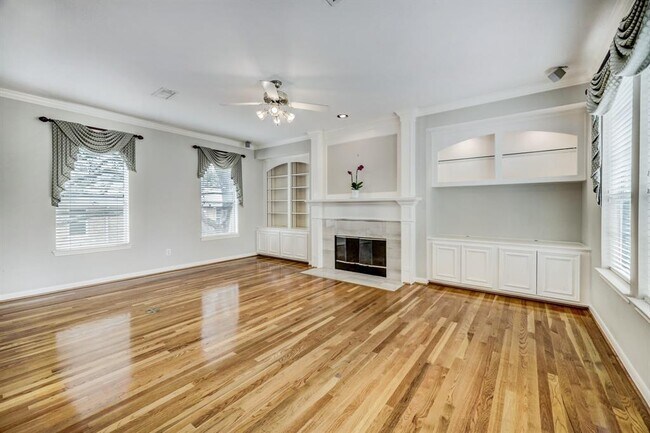 2nd flr living no furniture - 1426 Crocker St