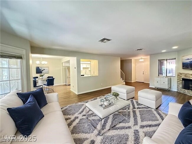 Building Photo - 3947 Delos Dr