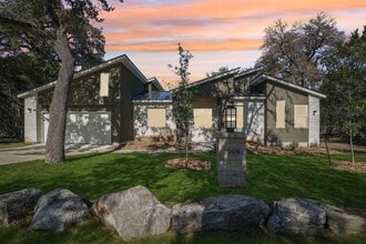 Building Photo - 3006 Dew Drop