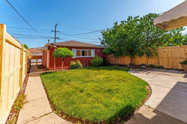 Building Photo - 6210 W 64th St