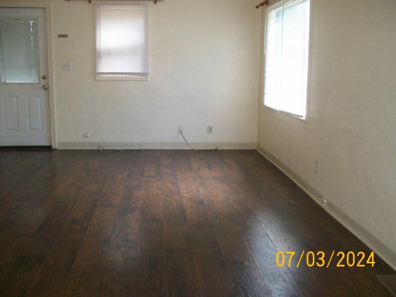 Building Photo - 519 N H St