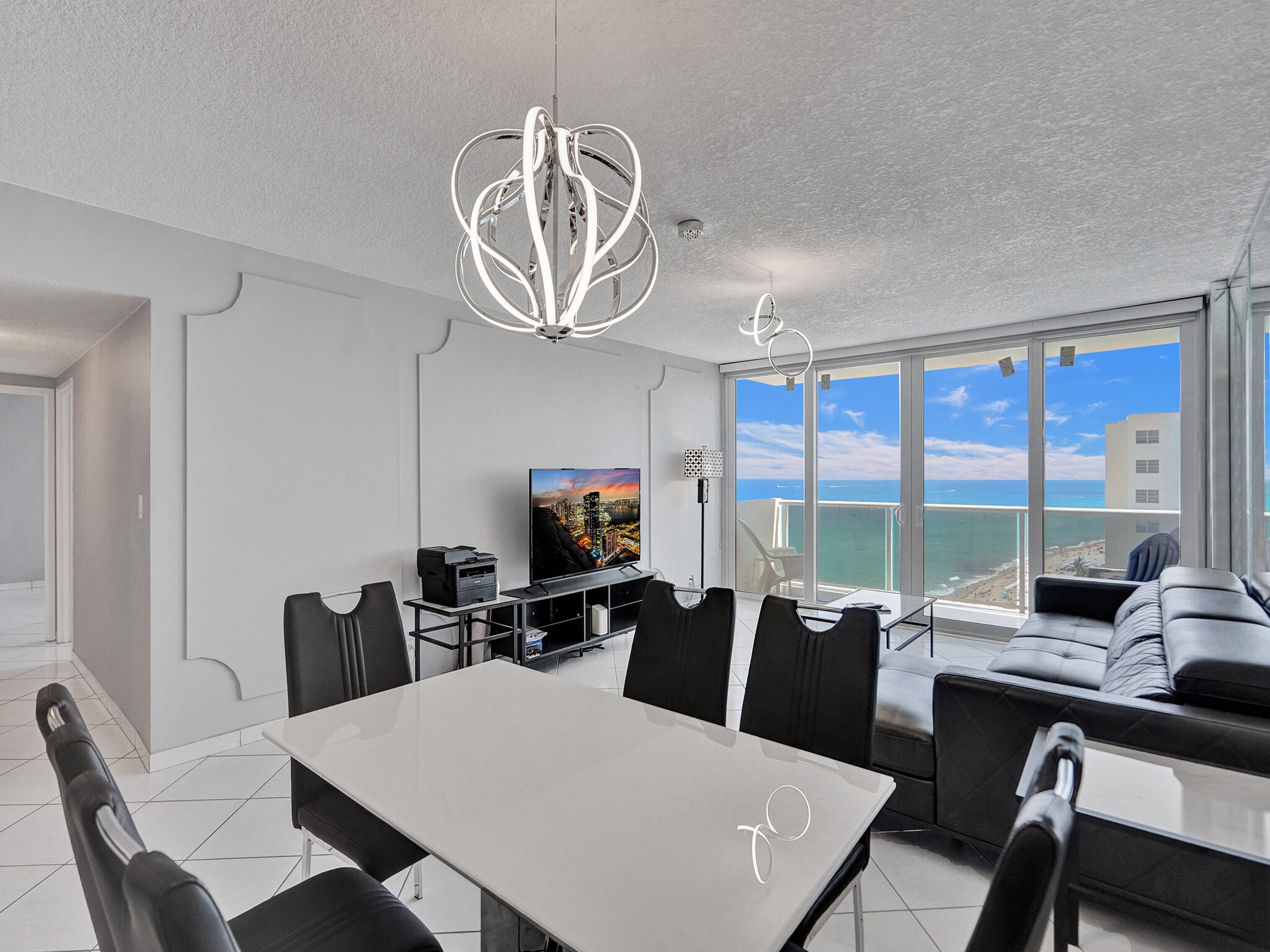 Building Photo - 3725 S Ocean Dr