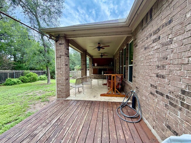 Building Photo - San Marcos Retreat w/ Amazing Backyard