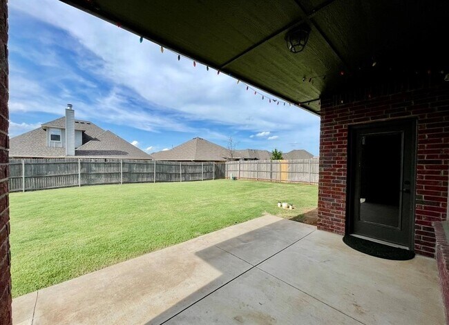 Building Photo - 8109 NW 160th Terrace