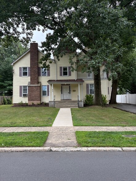 front of house - 19 Essex Ave