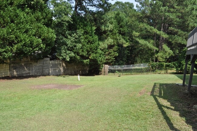 Building Photo - For Rent - 3 bedroom Close to Ft Bragg