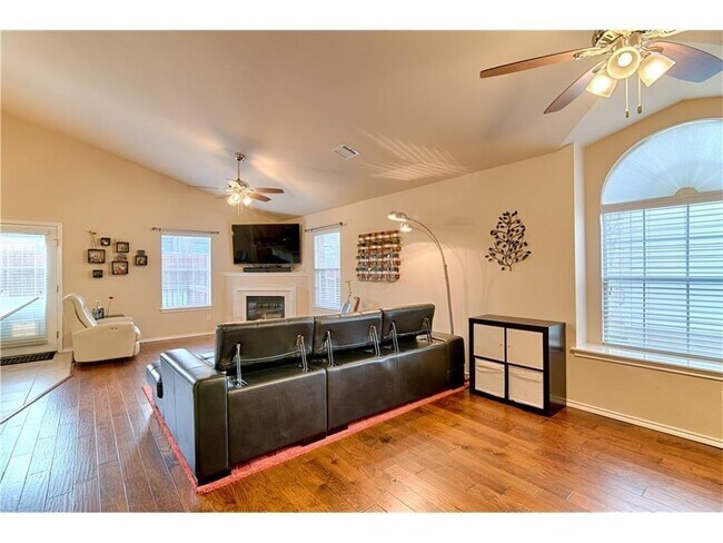 Building Photo - 3321 Tavistock Dr