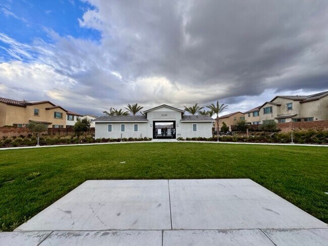 Building Photo - SOLAR INCLUDED! Stunning 3 Bedroom Home in...