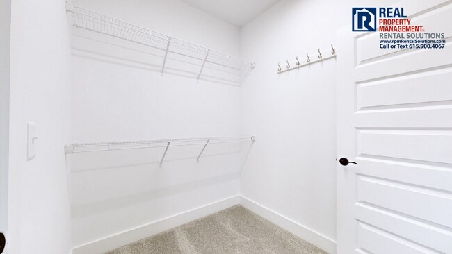 Building Photo - Gorgeous, Luxury home in Marymont Springs! Neighborhood pool & playground!