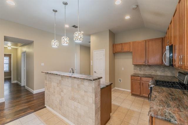 Building Photo - 734 Parkford Ln