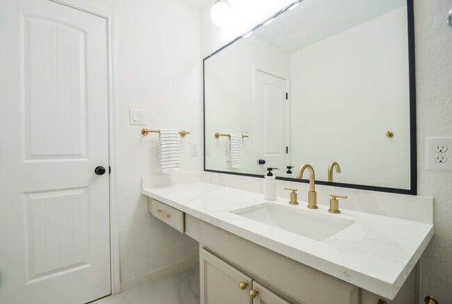 Building Photo - 8906 Hostler Dr