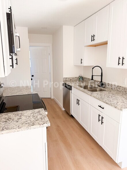 Building Photo - 308 E Bourn St