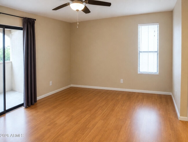 Building Photo - 850 S River Dr