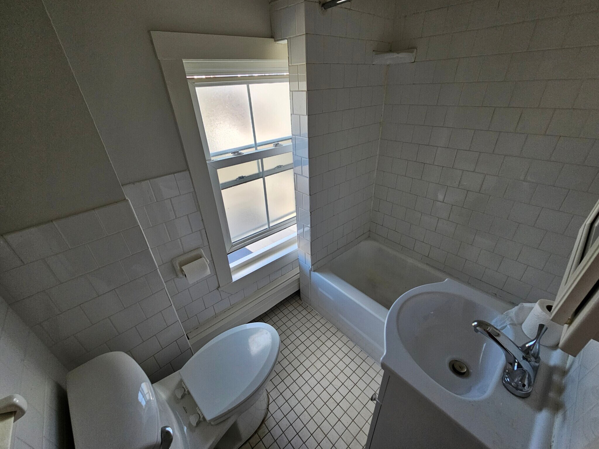 Building Photo - 33 Winship St