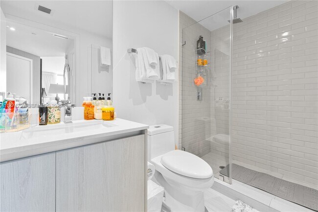 Building Photo - 4010 S Ocean Dr