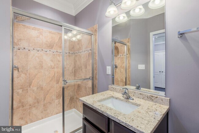 Building Photo - 704 Quayside Ct