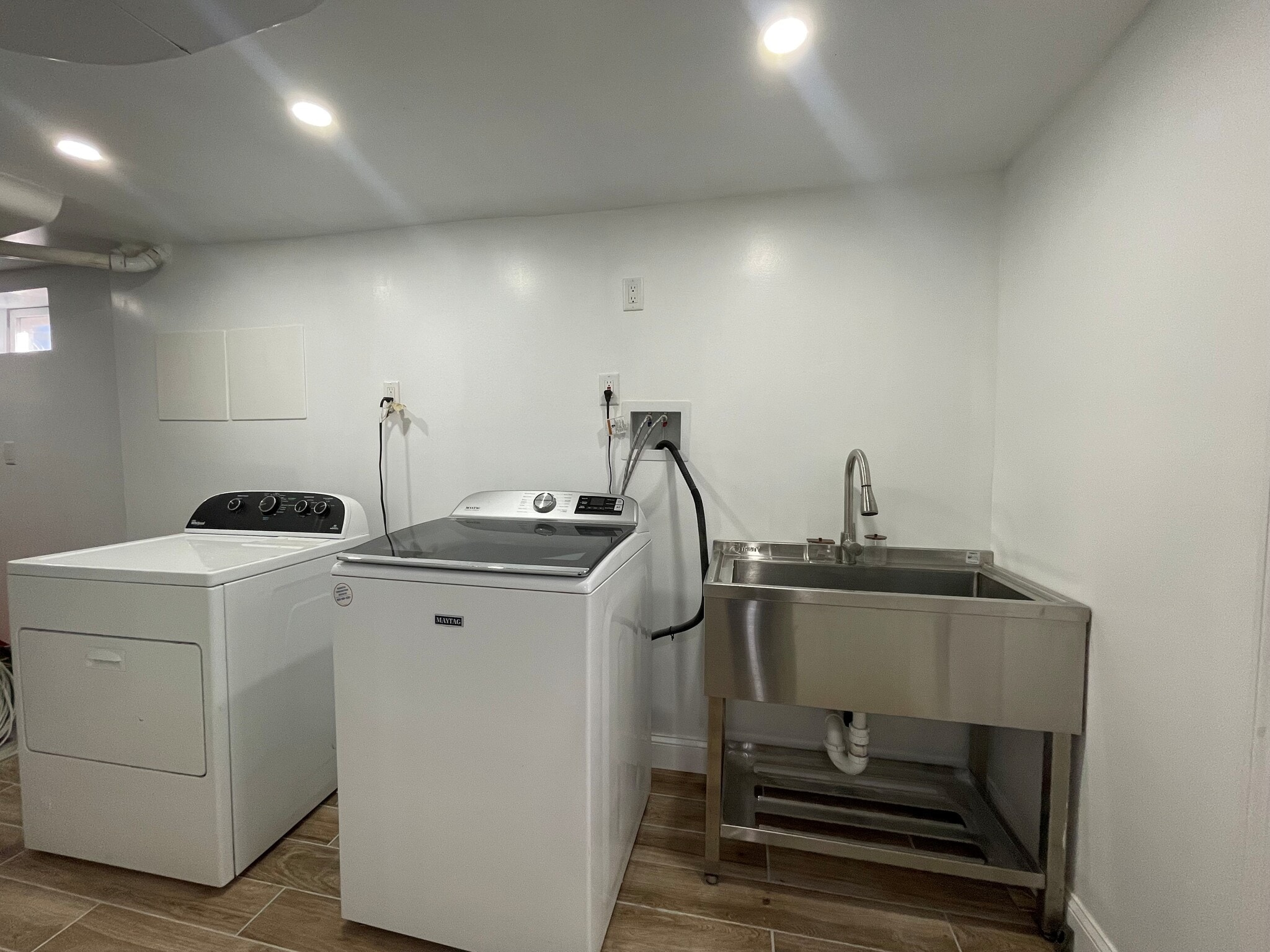 Laundry - Basement - 11 Raymond Pl