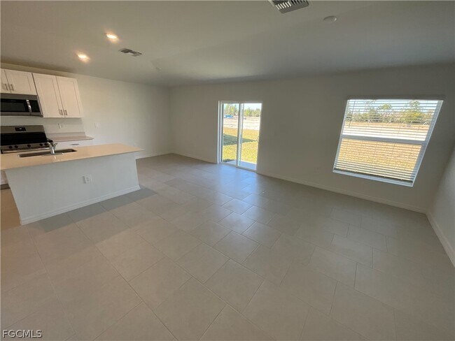 Building Photo - 17236 Cantu Ct