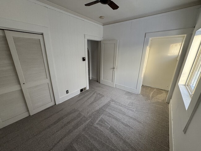 Building Photo - 1925 Sheridan Rd