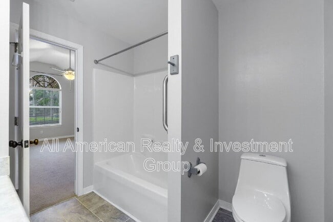 Building Photo - 1911 Summer Hills Ln