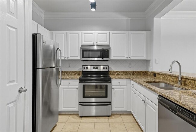 Building Photo - 1850 Cotillion Dr