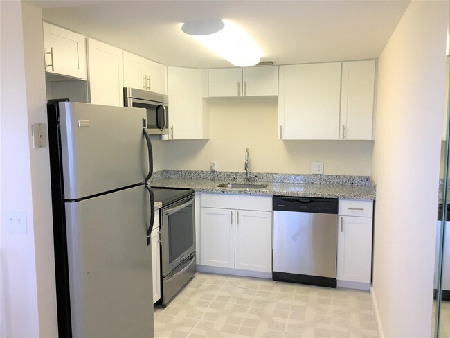 Building Photo - 551 SW 135th Ave