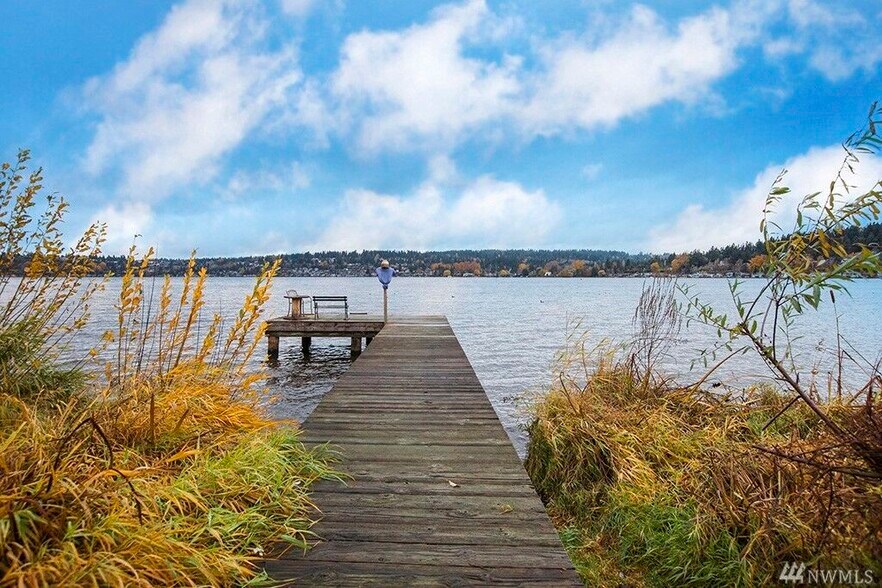 pricvate dock on Lake Washington - 16929 Inglewood Rd NE