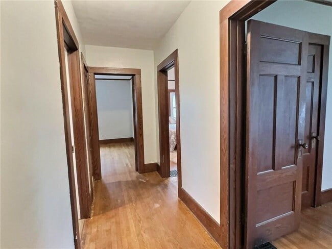 Building Photo - 350 Augustine St